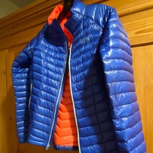 Women's puffer jacket sz M - lightweight, Mountain Hardwear